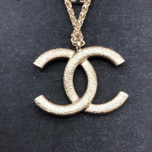 Chanel Necklace - Picture 6 of 7